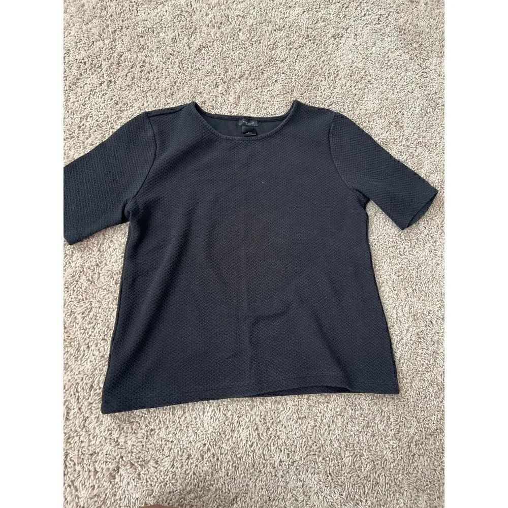 Ann Taylor Textured Round Neck Short Sleeve Blouse Black S